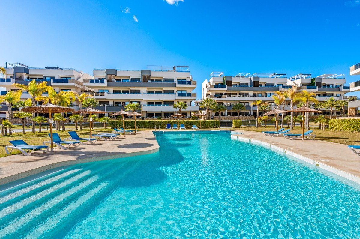 3 Bed Ground Floor Apartment in Playa Flamenca