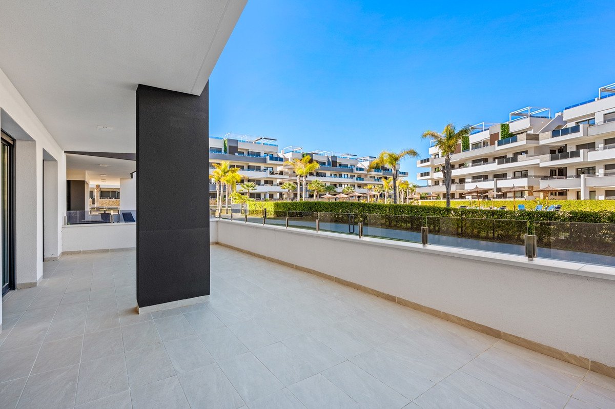 3 Bed Ground Floor Apartment in Playa Flamenca