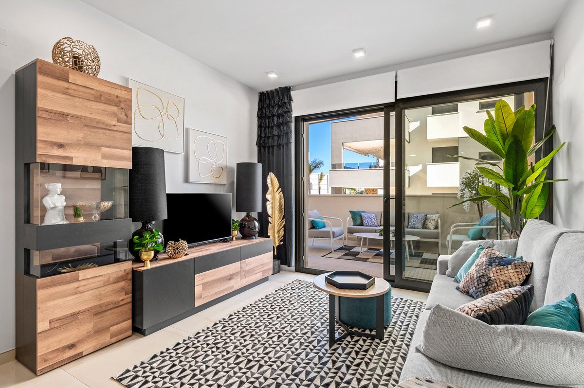 3 Bed Ground Floor Apartment in Playa Flamenca