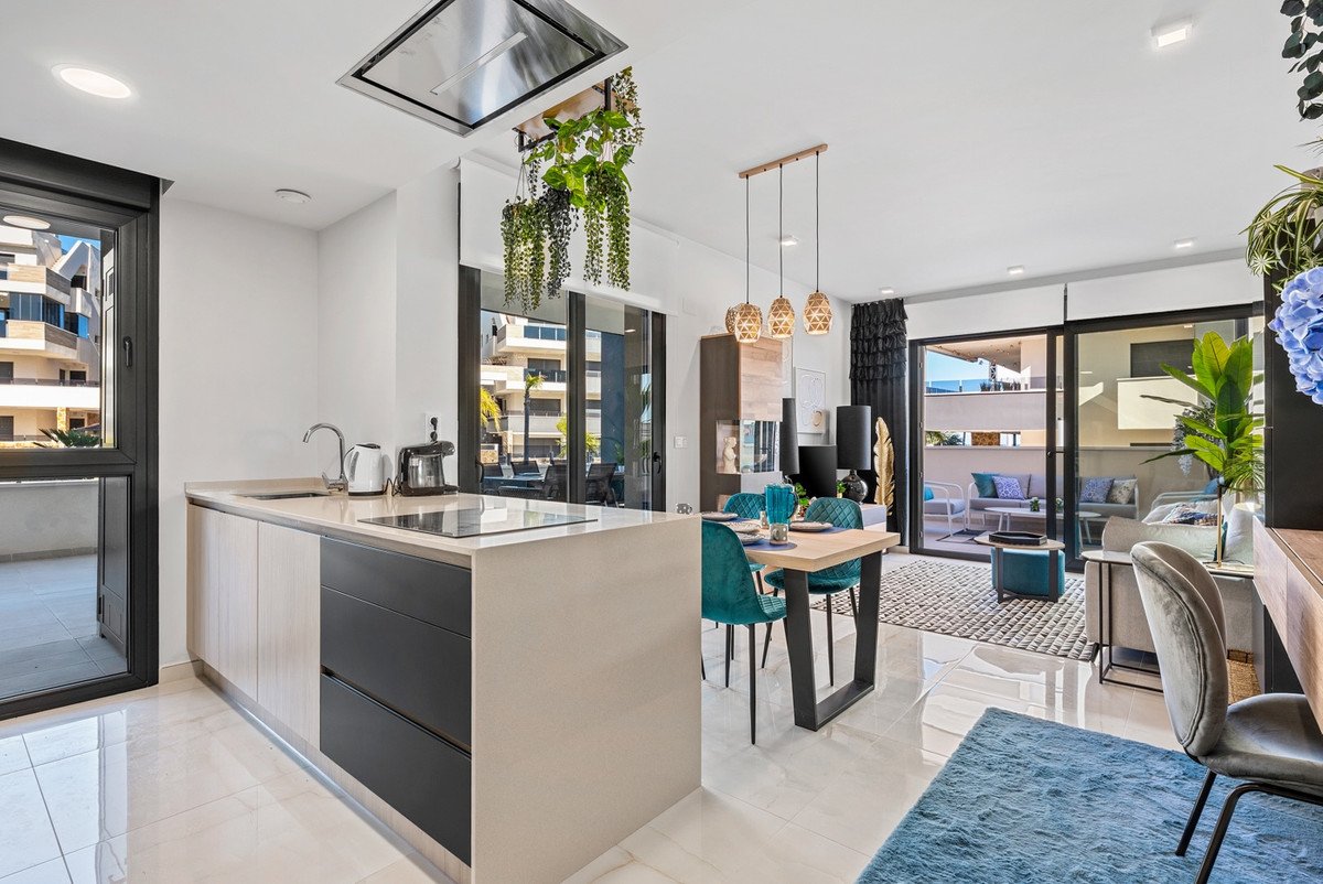 3 Bed Ground Floor Apartment in Playa Flamenca