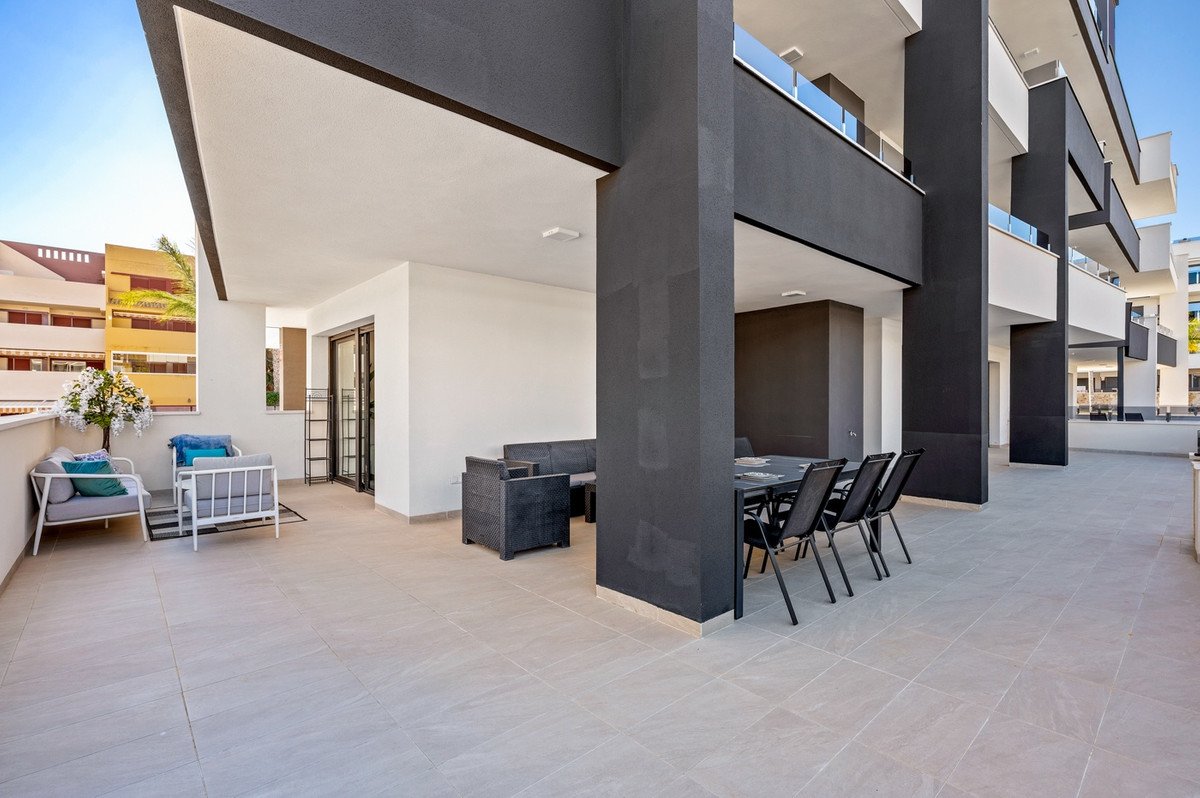 3 Bed Ground Floor Apartment in Playa Flamenca