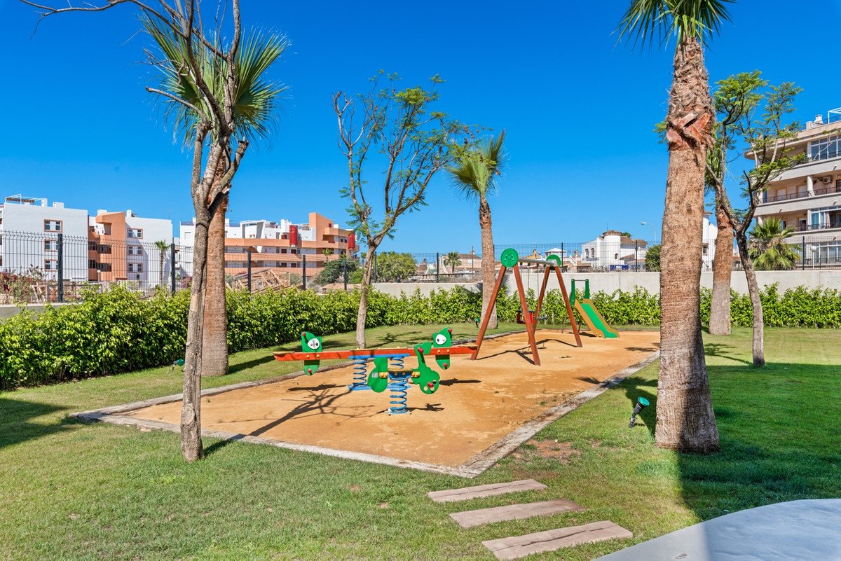 3 Bed Ground Floor Apartment in Playa Flamenca