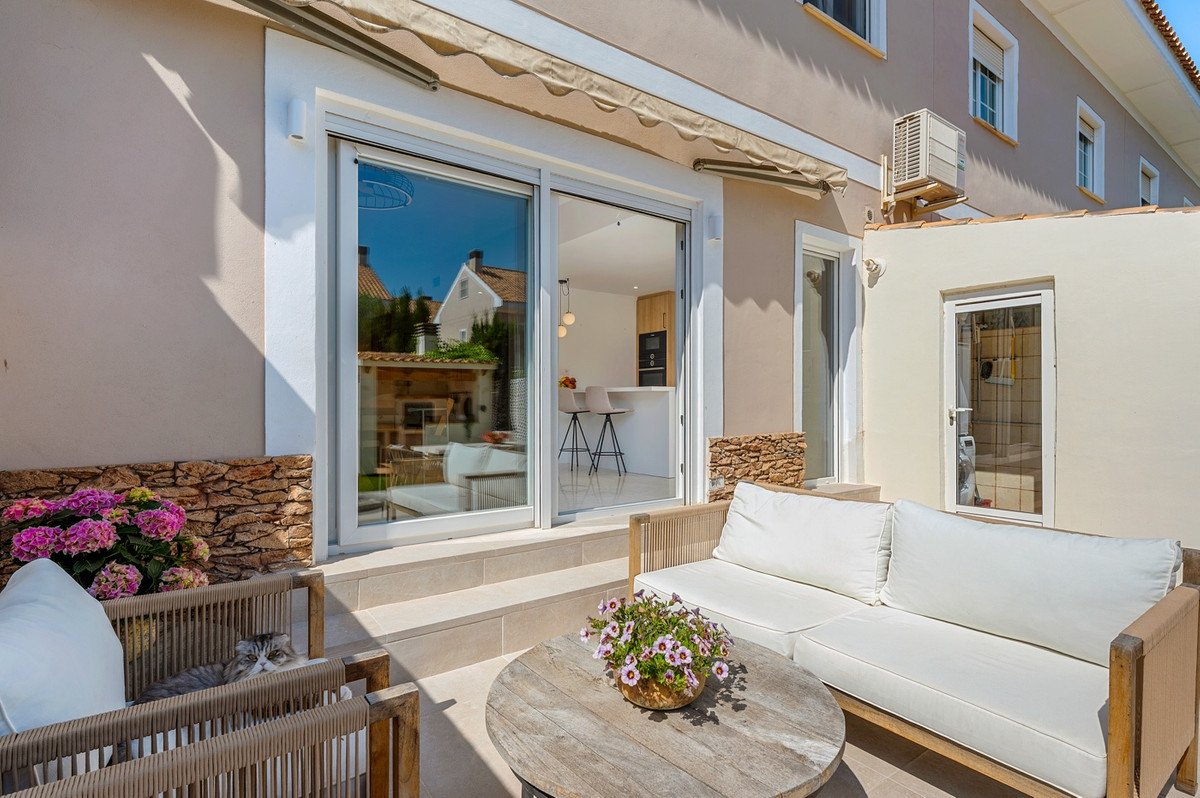 4 Bed Townhouse in Alicante
