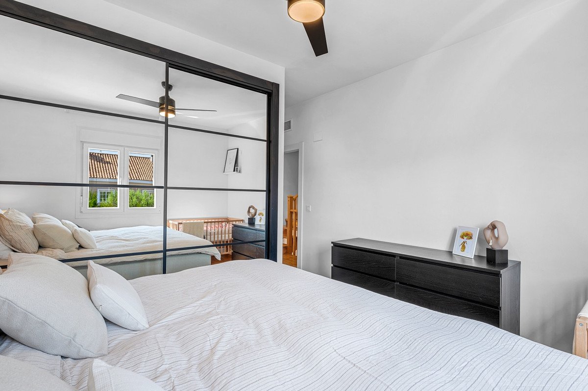 4 Bed Townhouse in Alicante