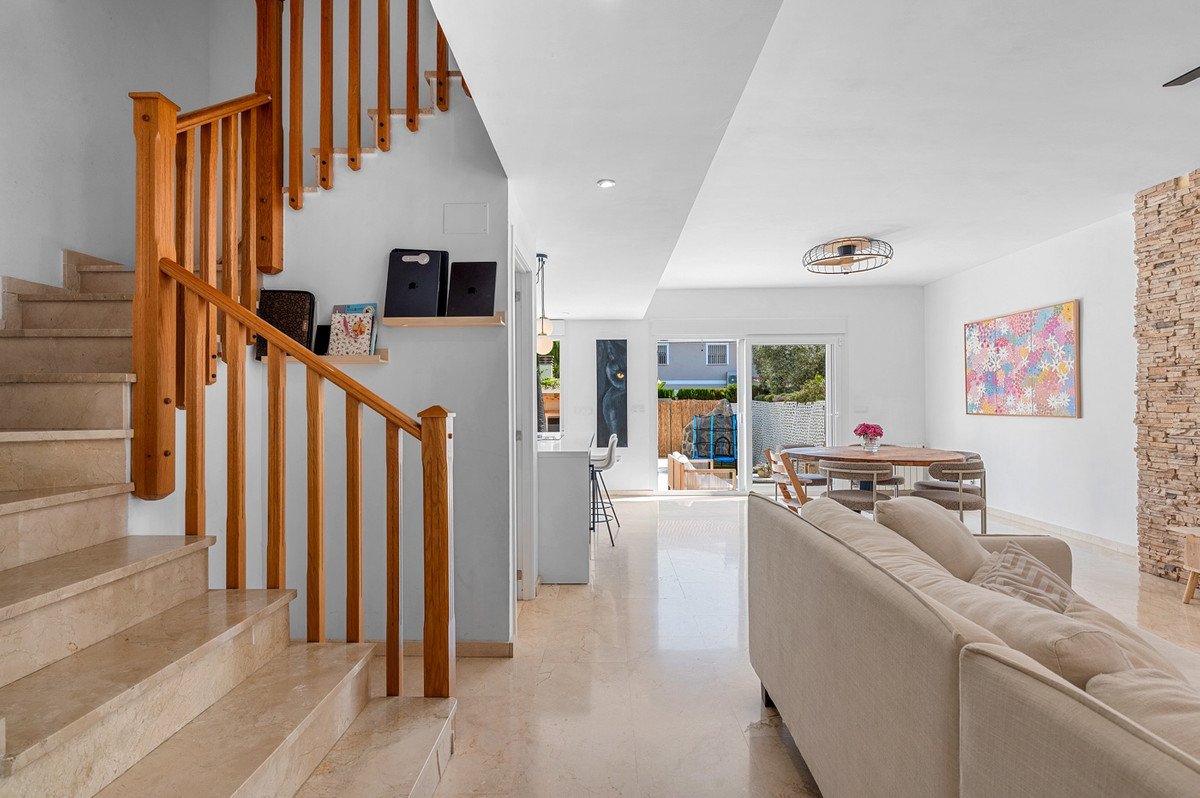 4 Bed Townhouse in Alicante