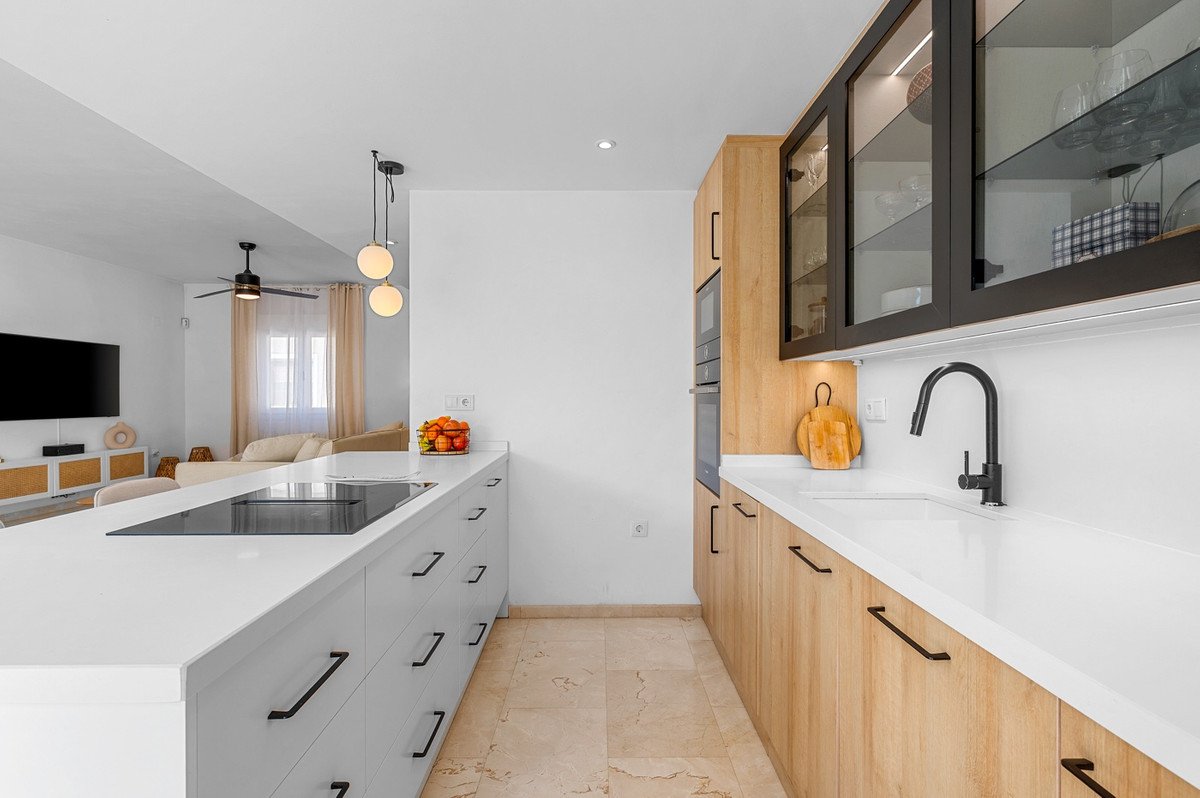 4 Bed Townhouse in Alicante