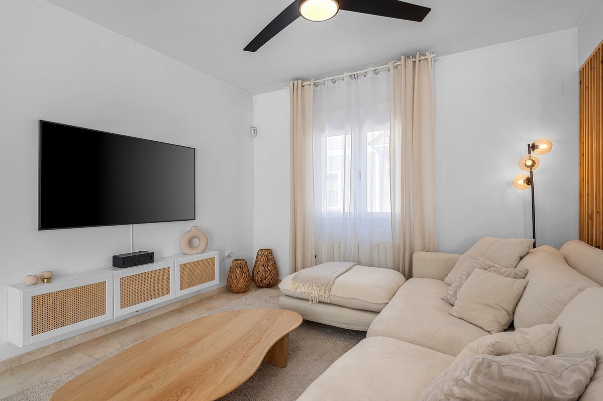 4 Bed Townhouse in Alicante