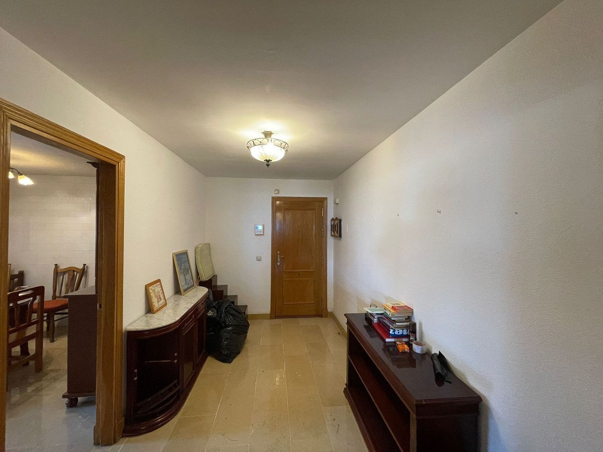 3 Bed Middle Floor Apartment in San Pedro de Alcántara