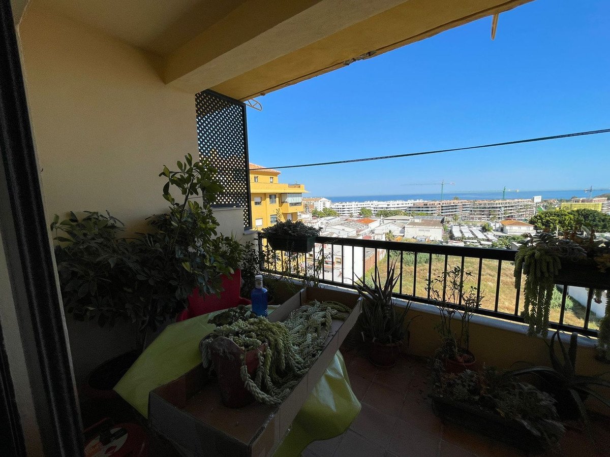 3 Bed Middle Floor Apartment in San Pedro de Alcántara