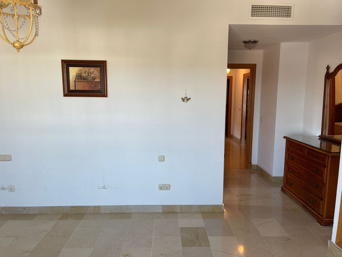 3 Bed Middle Floor Apartment in San Pedro de Alcántara