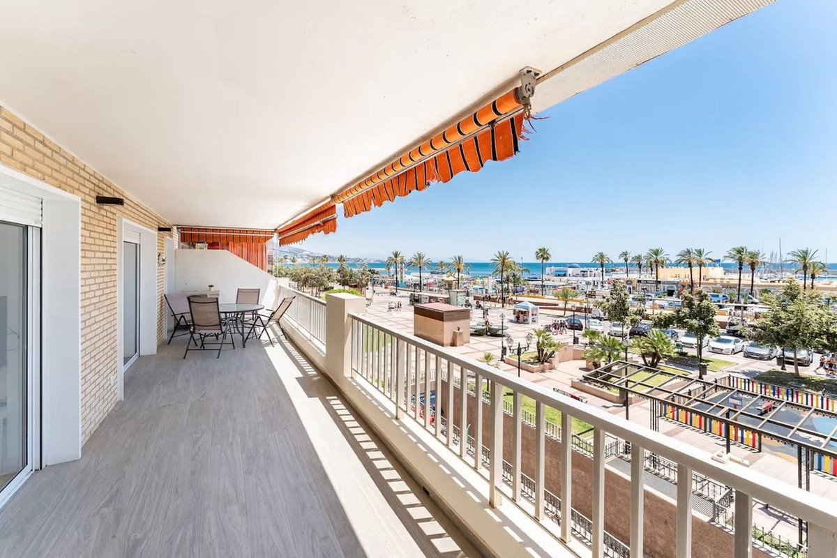 3 Bed Middle Floor Apartment in Fuengirola