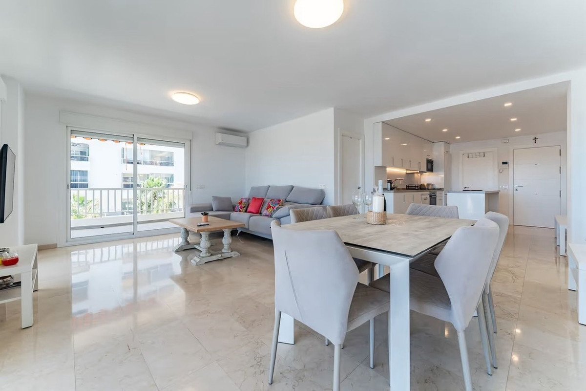 3 Bed Middle Floor Apartment in Fuengirola