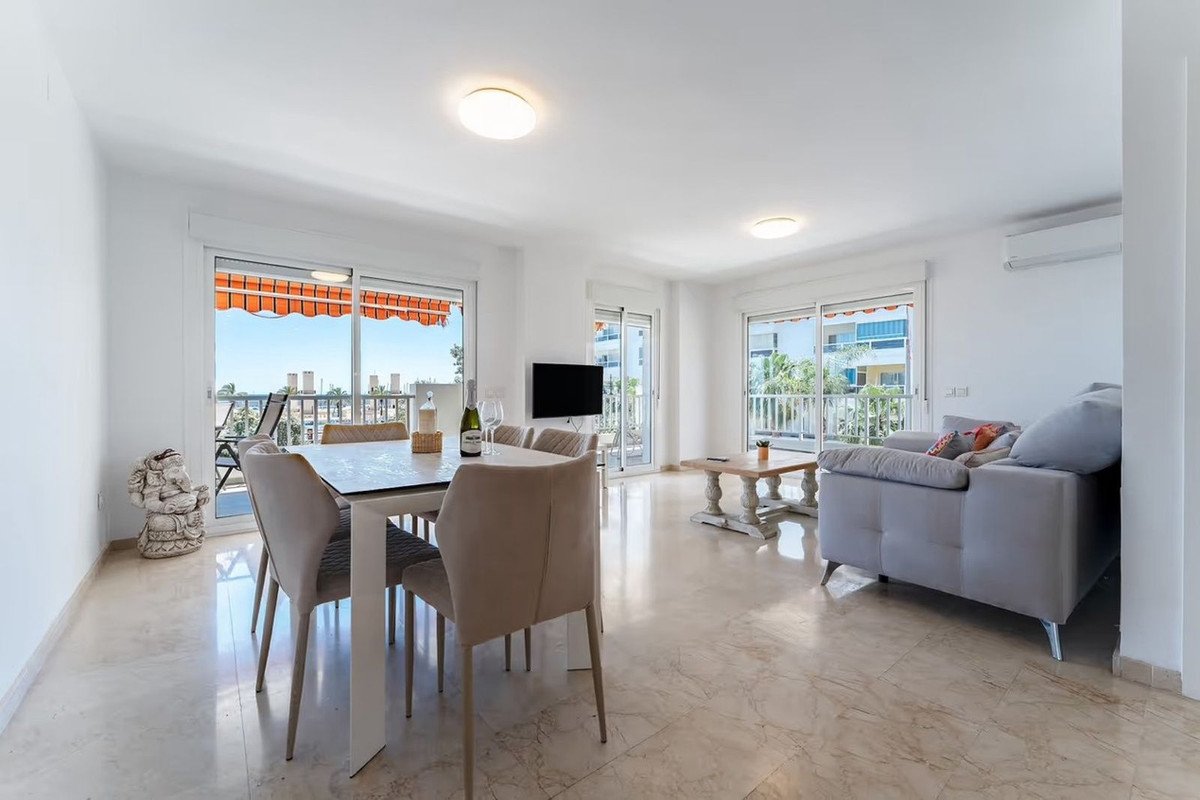 3 Bed Middle Floor Apartment in Fuengirola