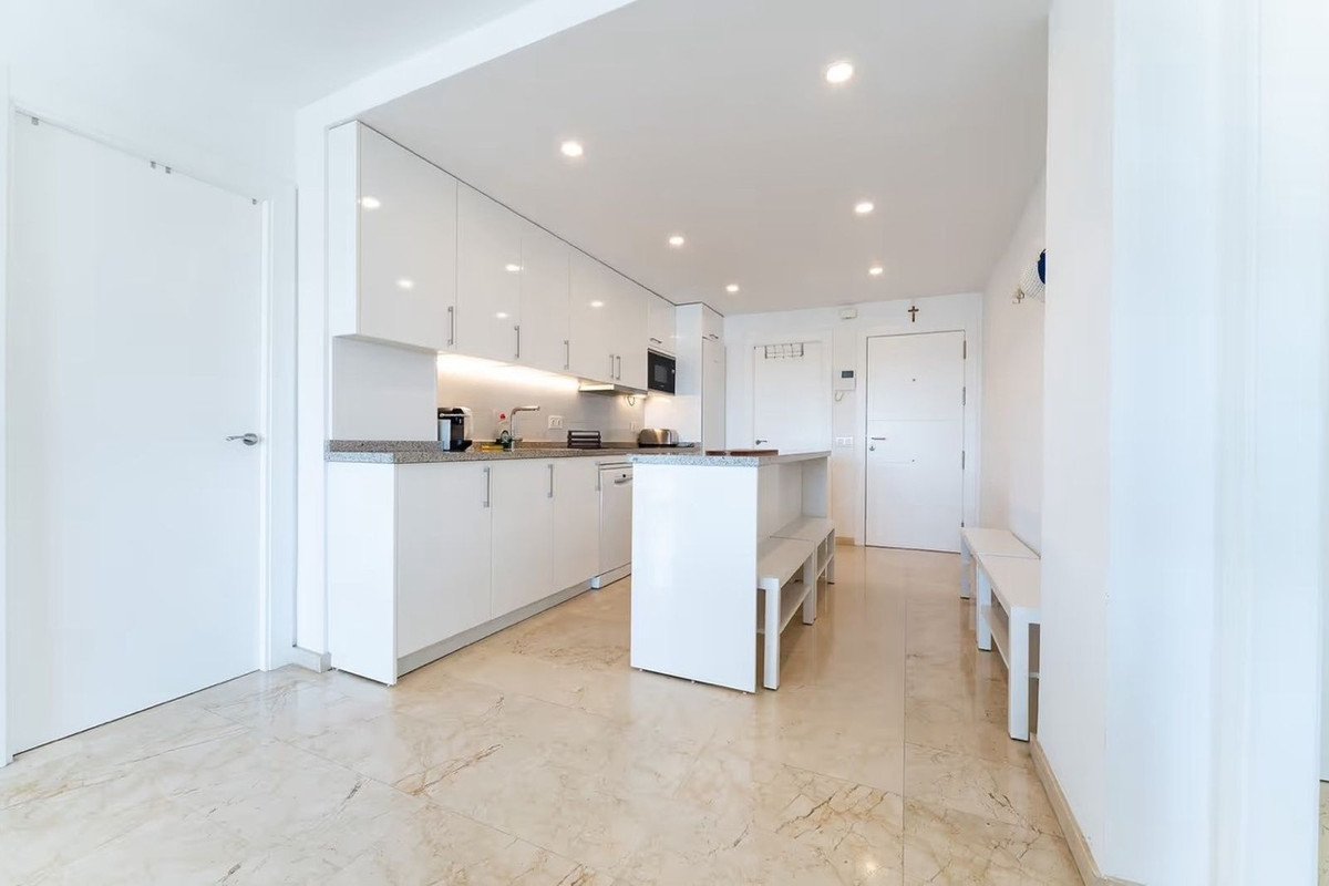 3 Bed Middle Floor Apartment in Fuengirola