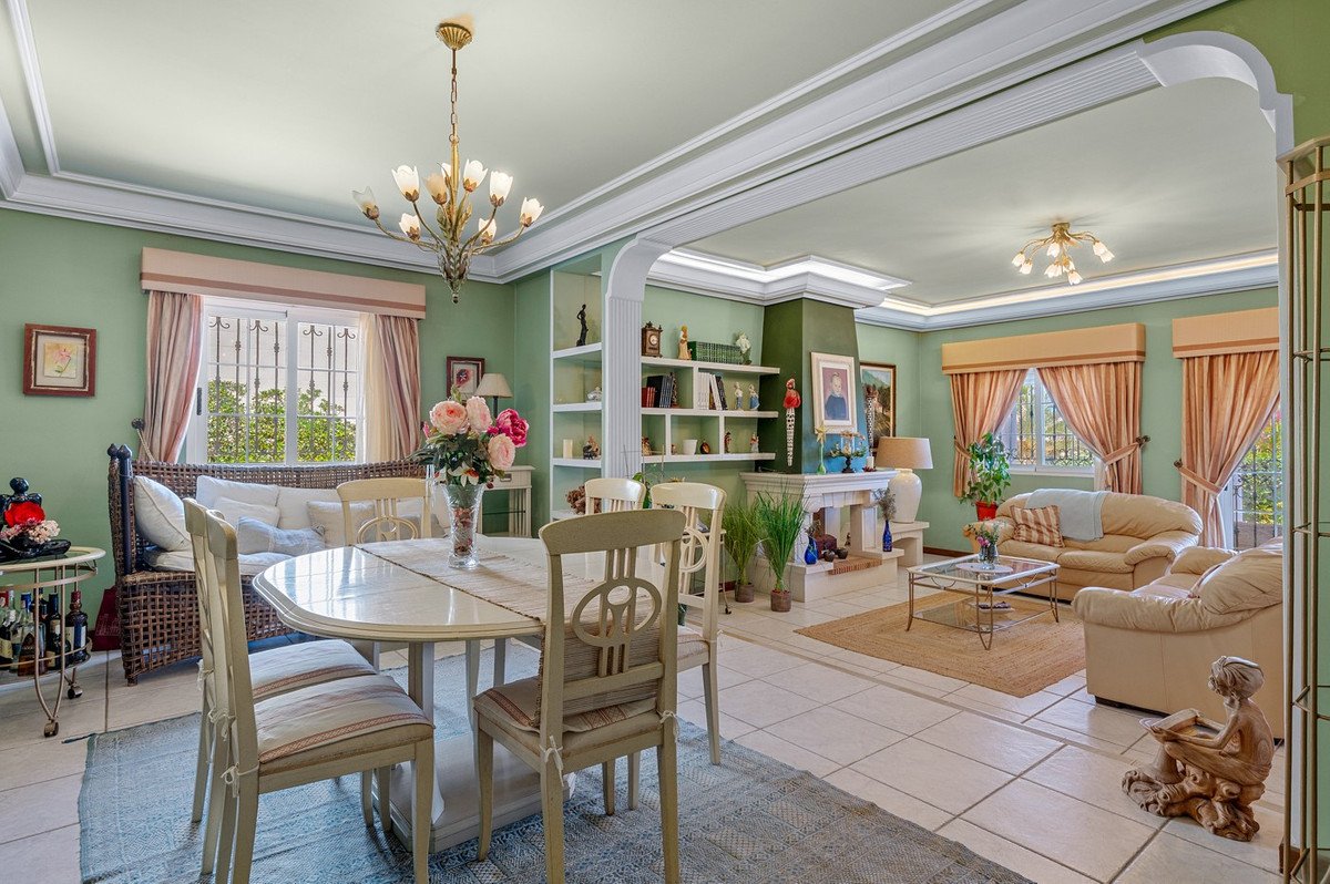 6 Bed Detached Villa in La Mata