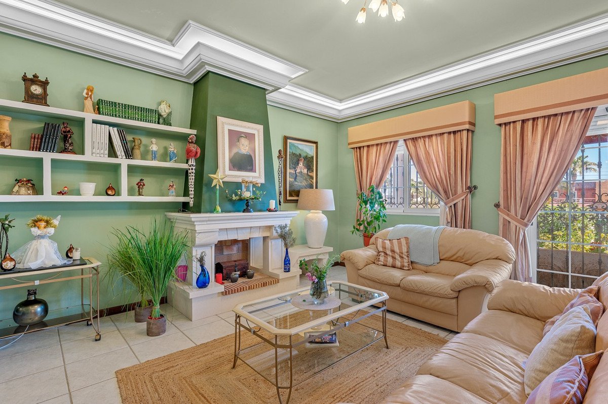 6 Bed Detached Villa in La Mata