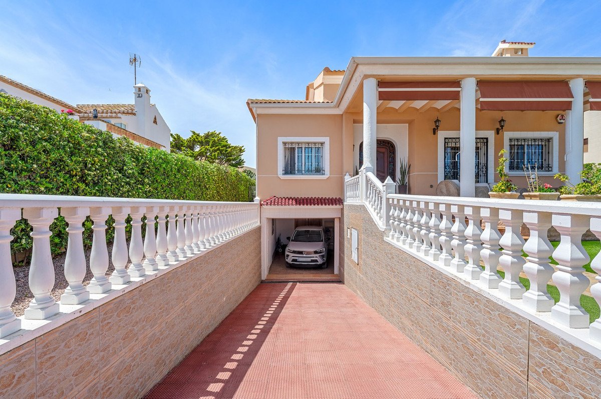 6 Bed Detached Villa in La Mata