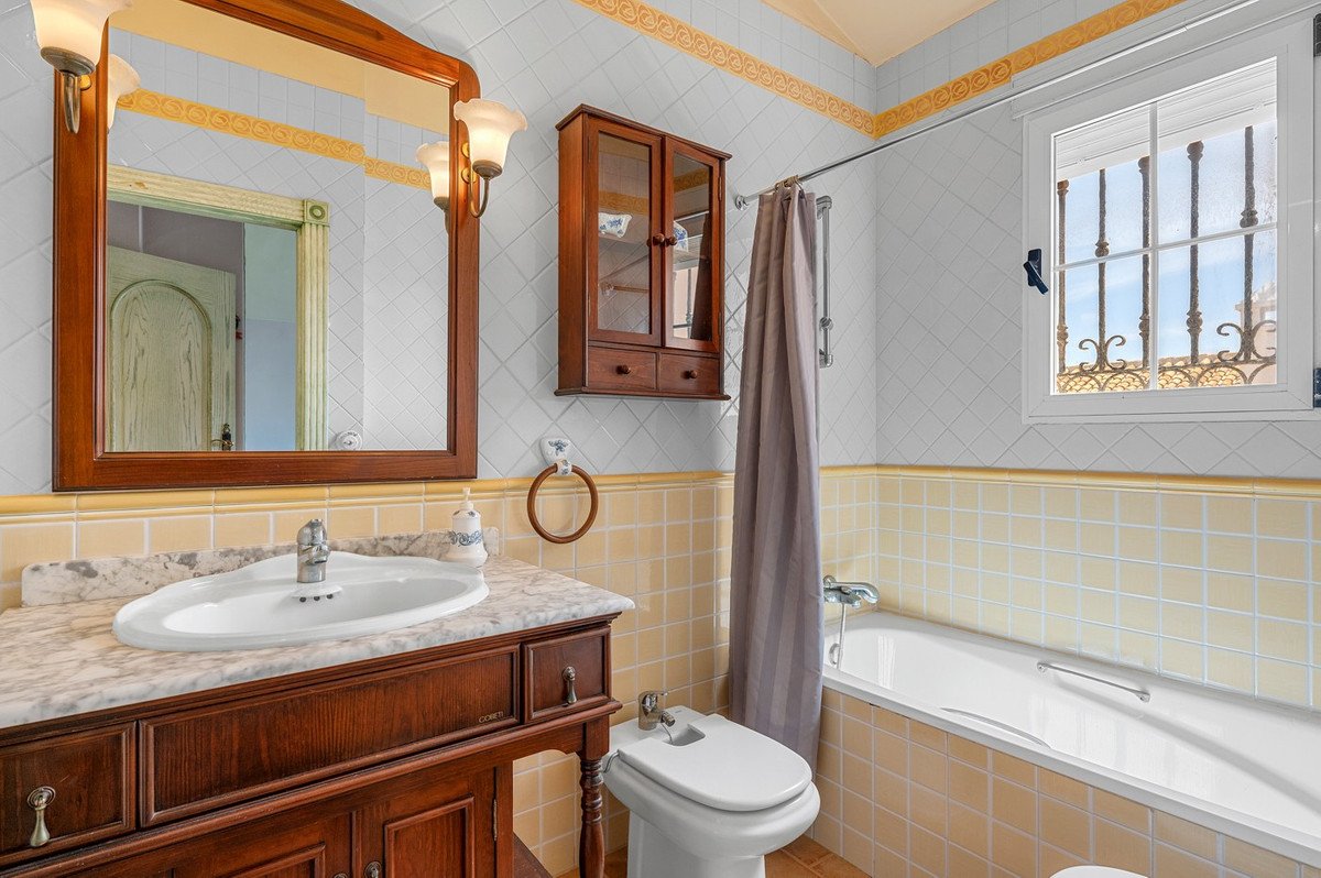 6 Bed Detached Villa in La Mata