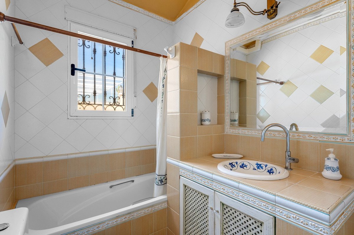 6 Bed Detached Villa in La Mata