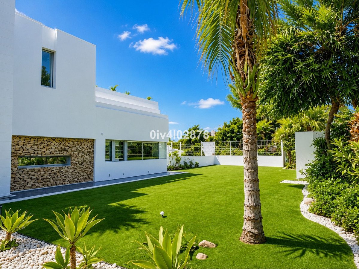 3 Bed Middle Floor Apartment in La Quinta