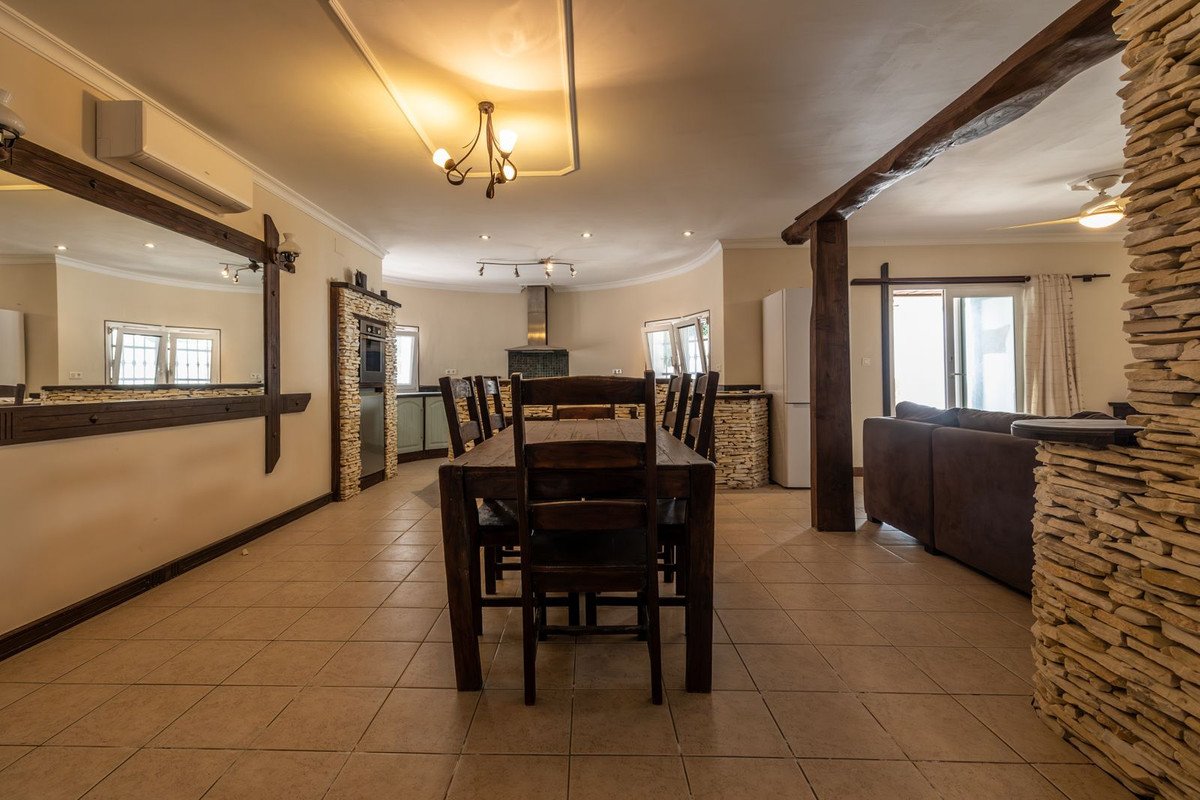 5 Bed Detached Villa in El Faro
