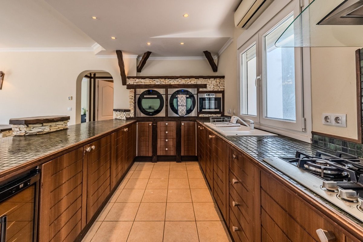 5 Bed Detached Villa in El Faro