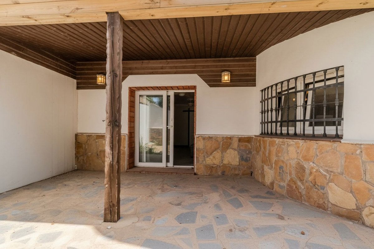 5 Bed Detached Villa in El Faro