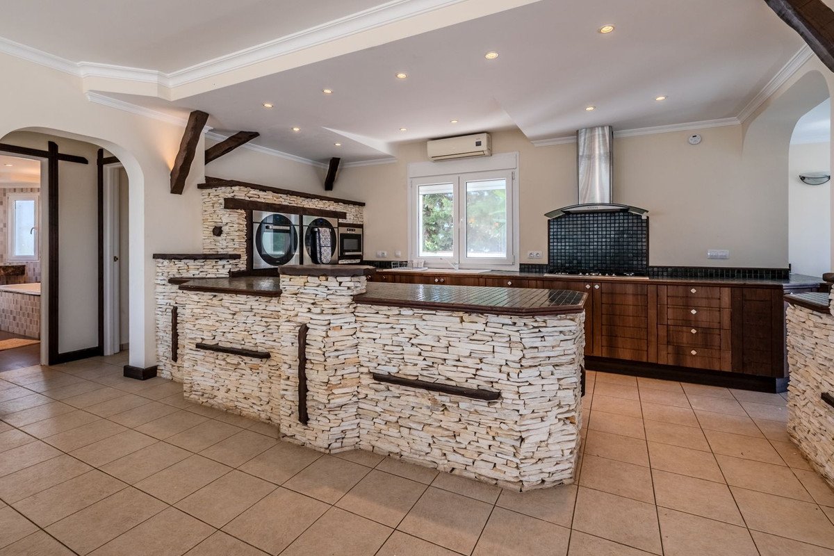 5 Bed Detached Villa in El Faro