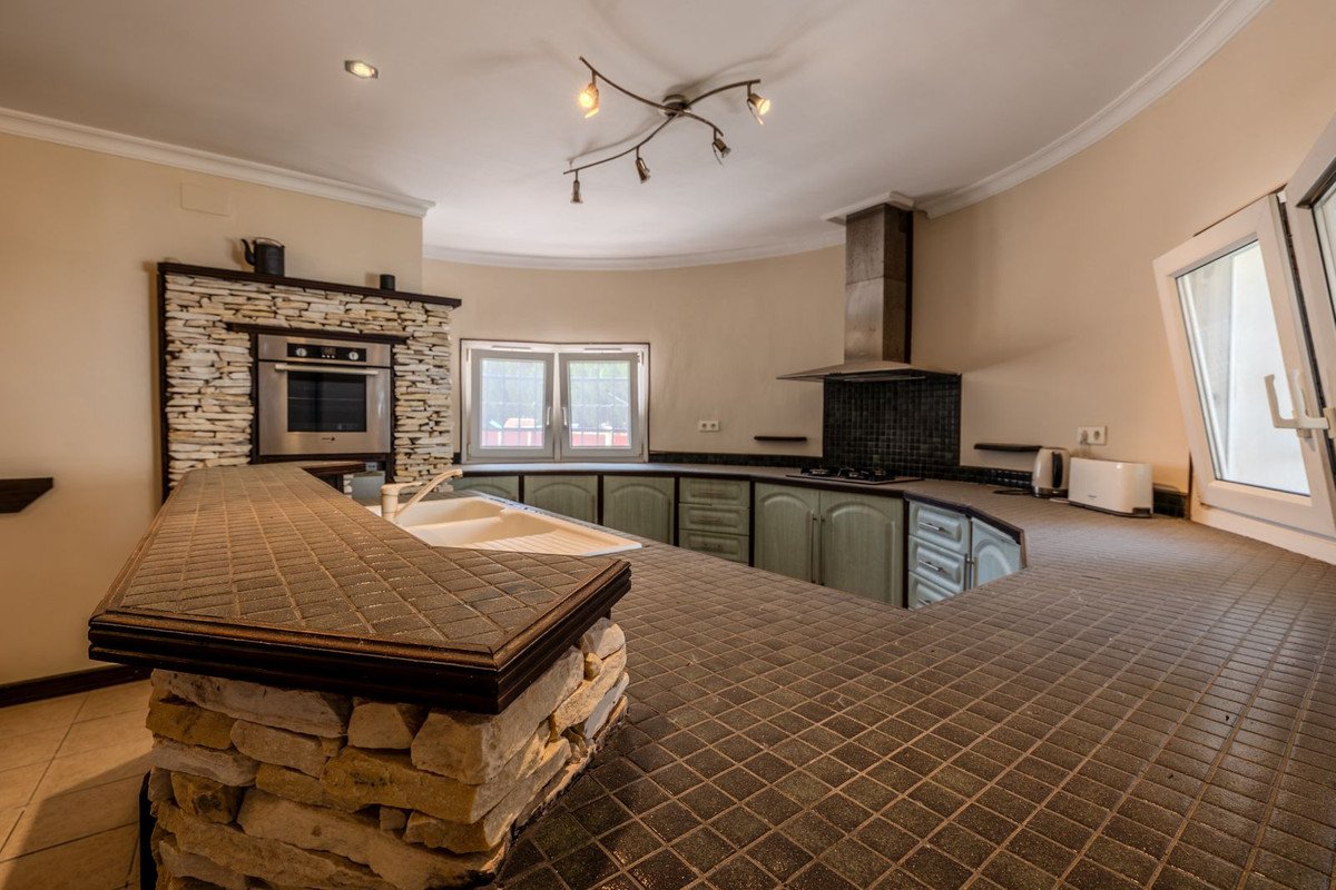 5 Bed Detached Villa in El Faro