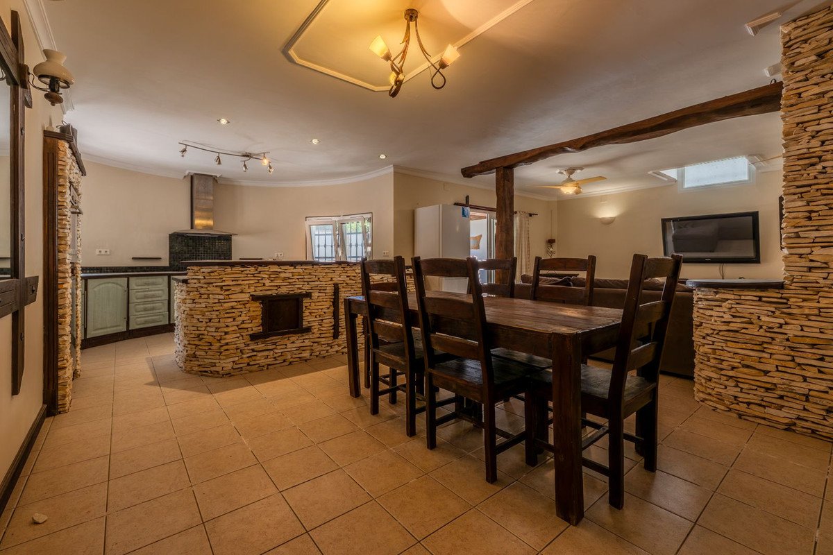 5 Bed Detached Villa in El Faro