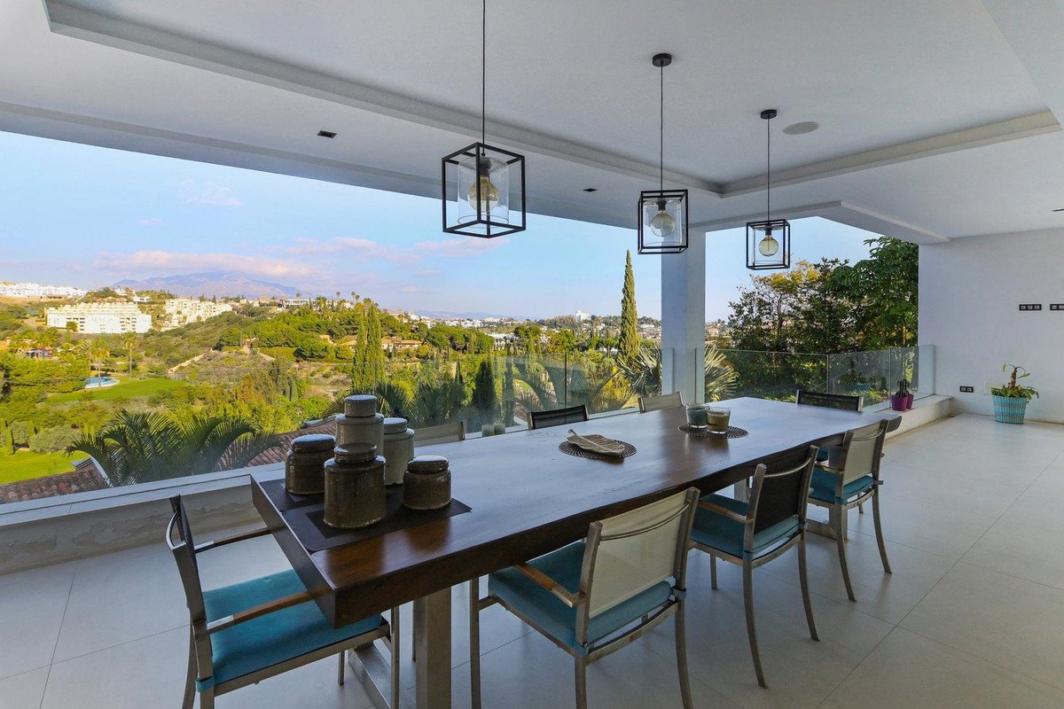 6 Bed Detached Villa in Los Flamingos