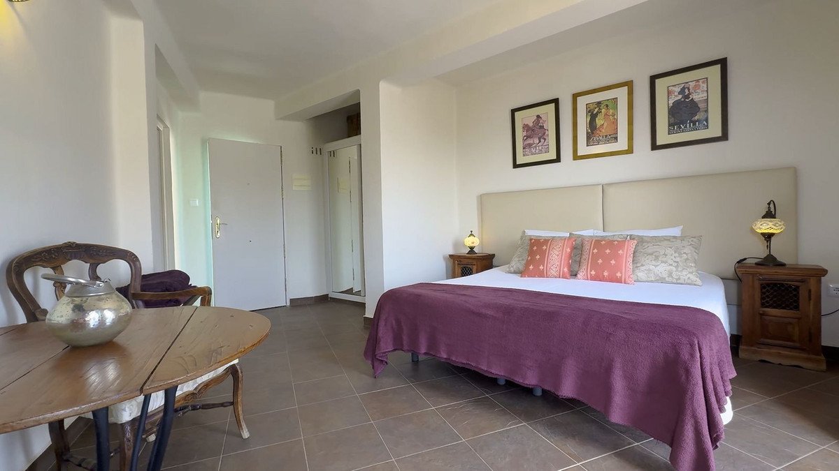 7 Bed Hostel in Nerja