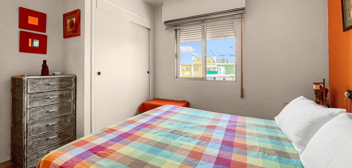 2 Bed Middle Floor Apartment in Mar Azul