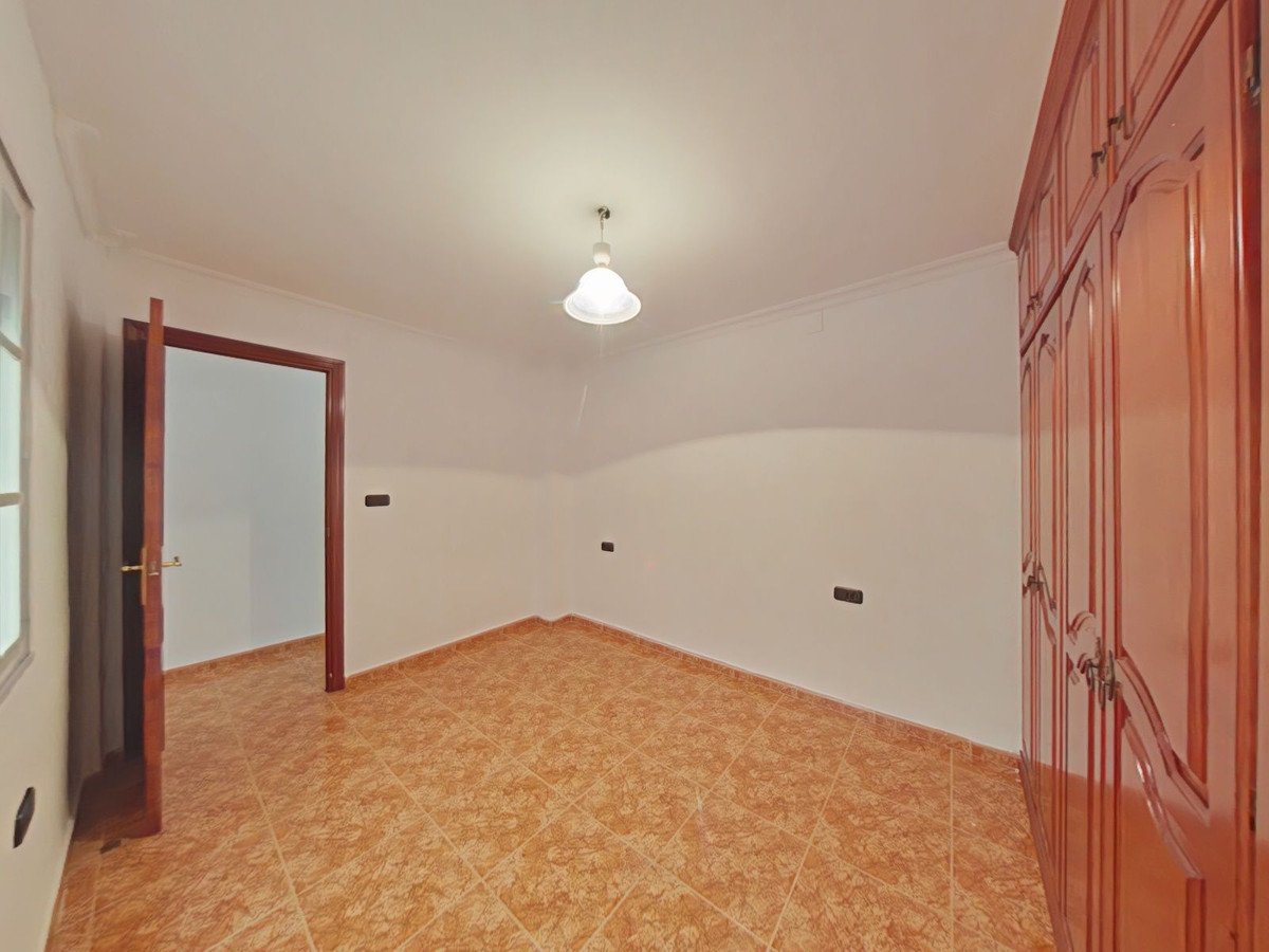 2 Bed Middle Floor Apartment in Málaga