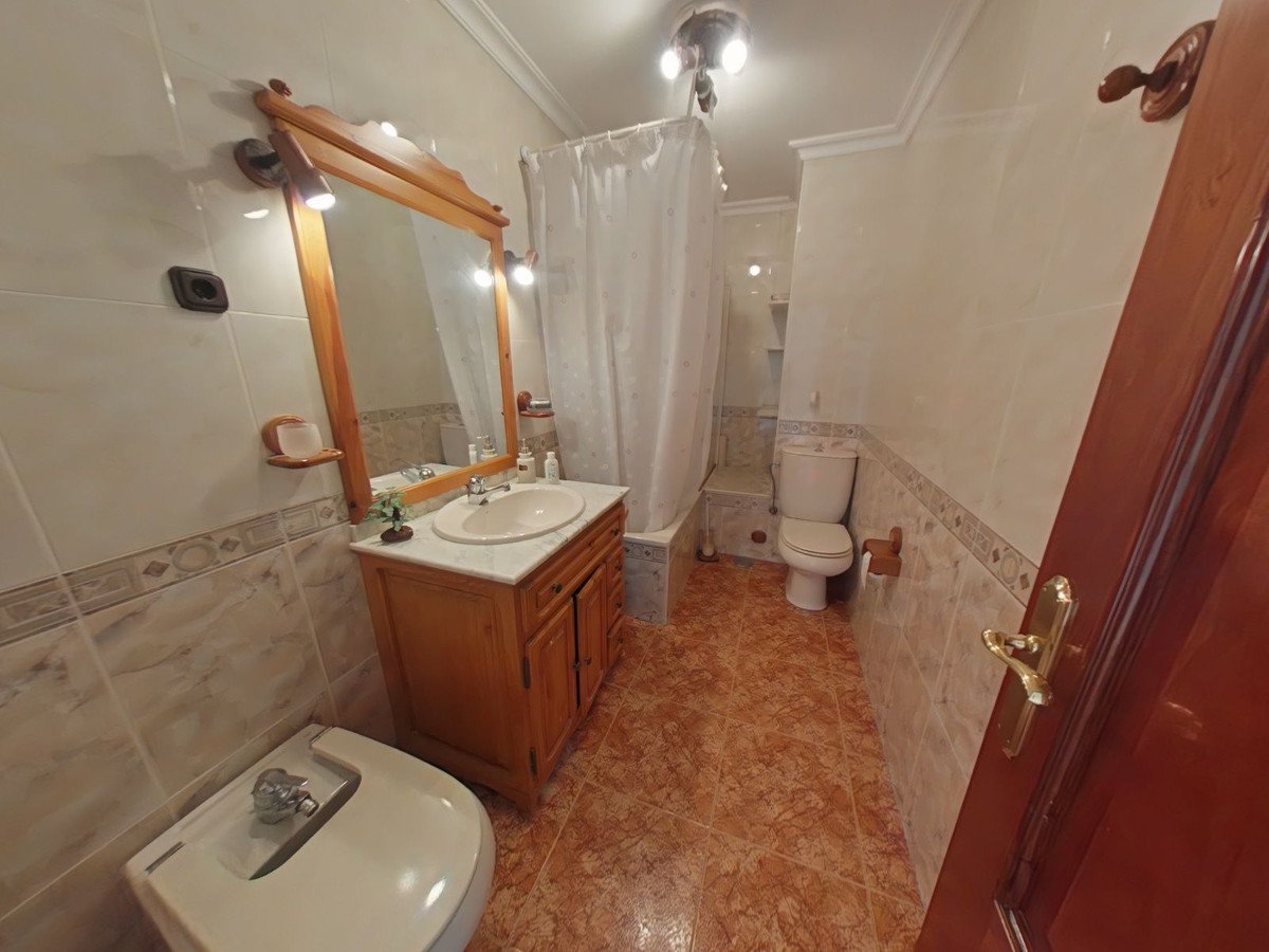 2 Bed Middle Floor Apartment in Málaga
