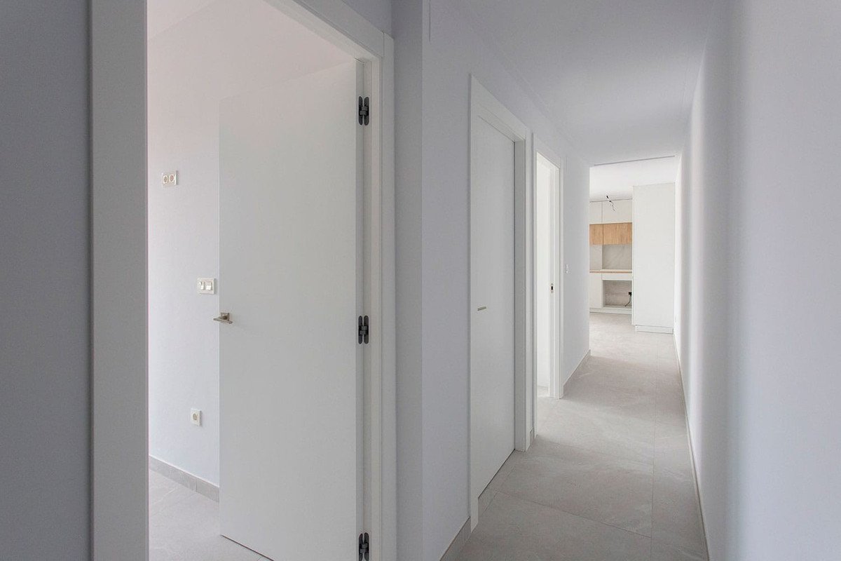 2 Bed Middle Floor Apartment in Torrevieja