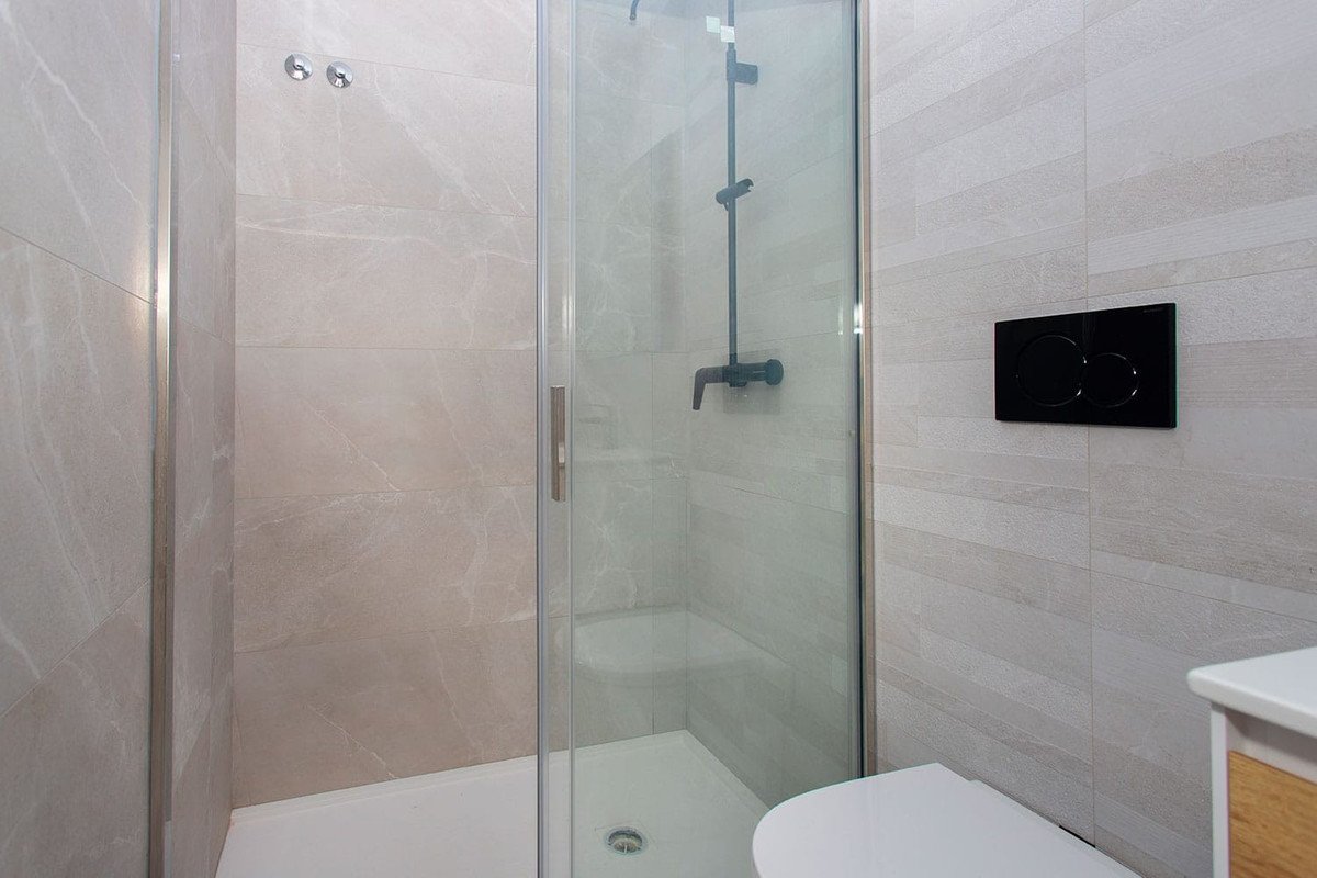 2 Bed Middle Floor Apartment in Torrevieja