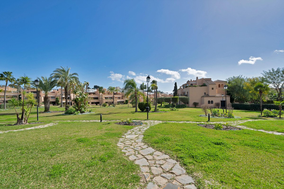 2 Bed Ground Floor Apartment in Estepona