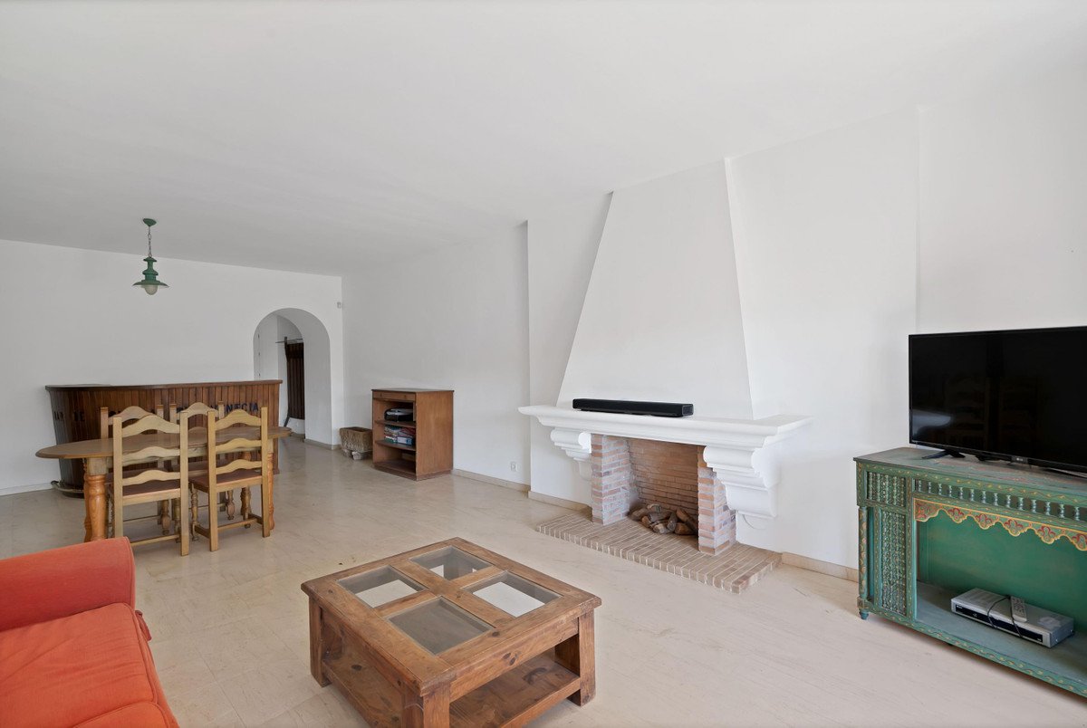 2 Bed Ground Floor Apartment in Estepona