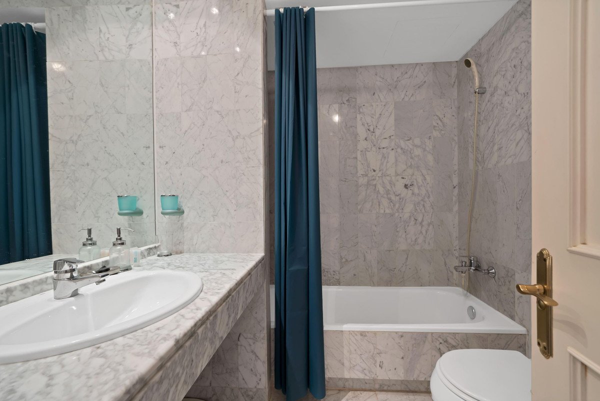 2 Bed Ground Floor Apartment in Estepona