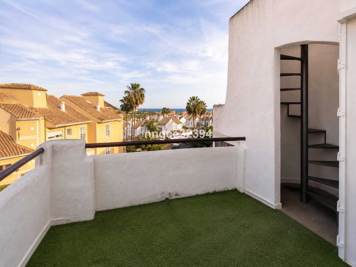 3 Bed Penthouse Duplex in New Golden Mile