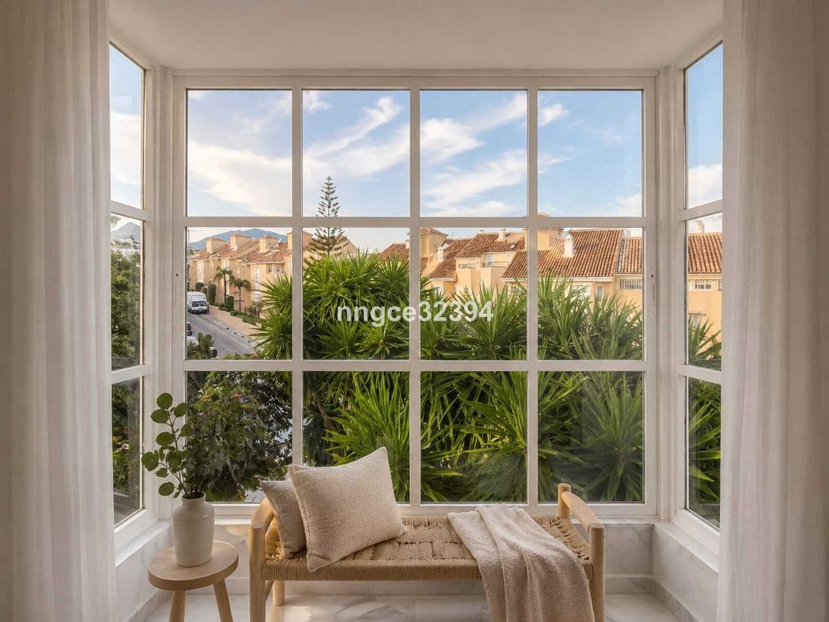 3 Bed Penthouse Duplex in New Golden Mile