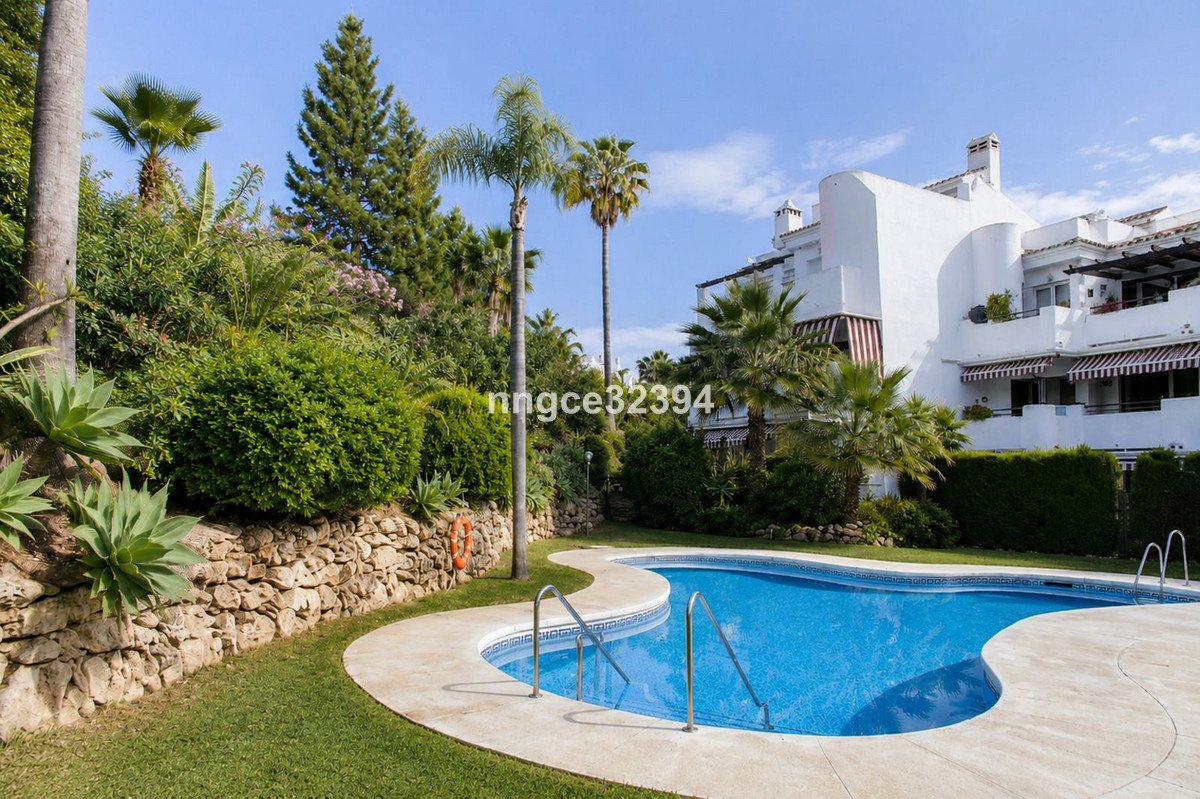 3 Bed Penthouse Duplex in New Golden Mile