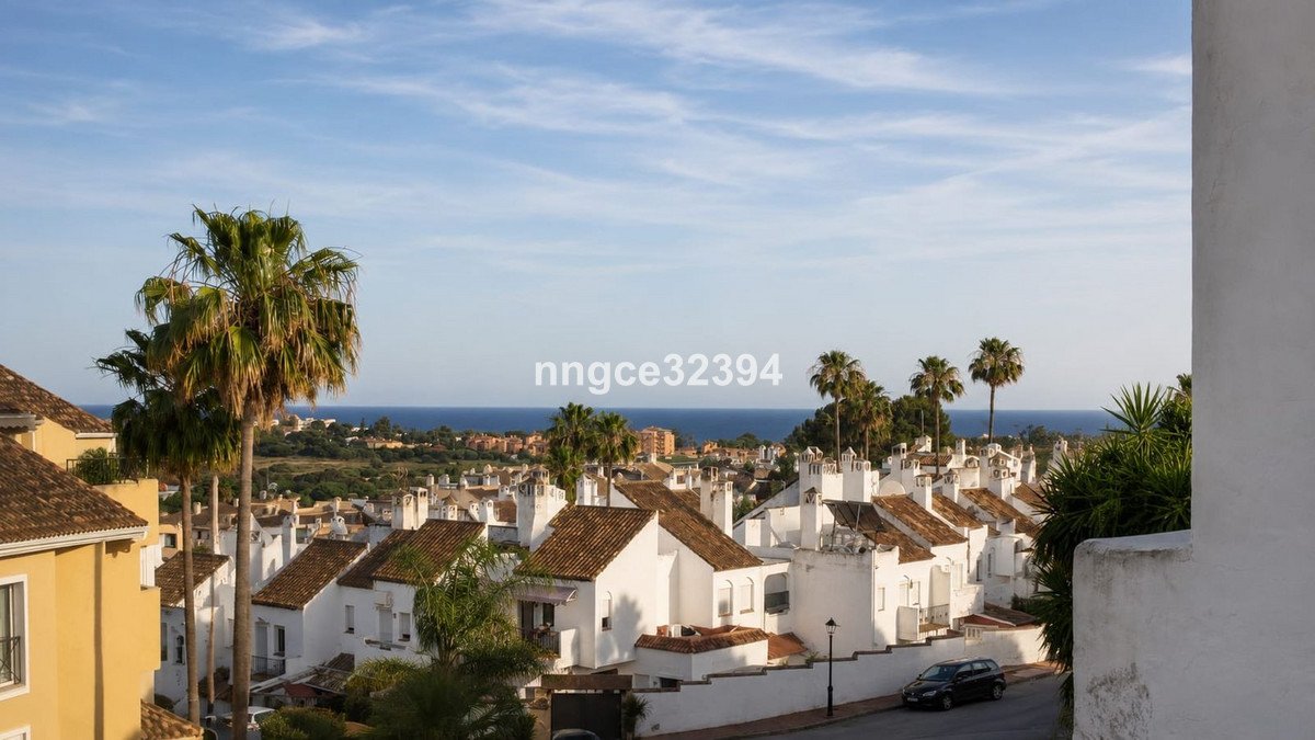 3 Bed Penthouse Duplex in New Golden Mile