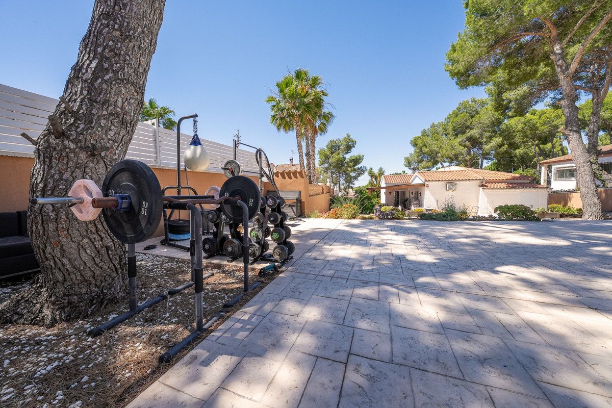 5 Bed Detached Villa in Pilar de la Horadada
