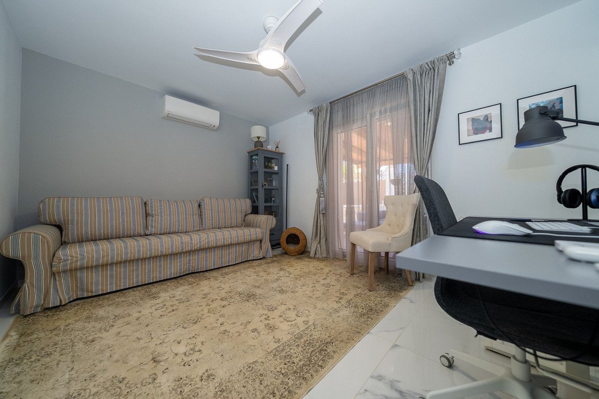 5 Bed Detached Villa in Pilar de la Horadada