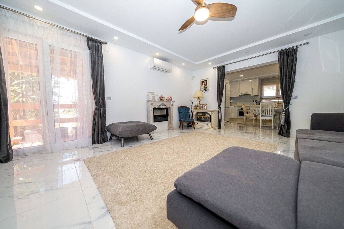 5 Bed Detached Villa in Pilar de la Horadada