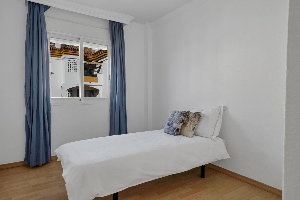 3 Bed Middle Floor Apartment in Marbella