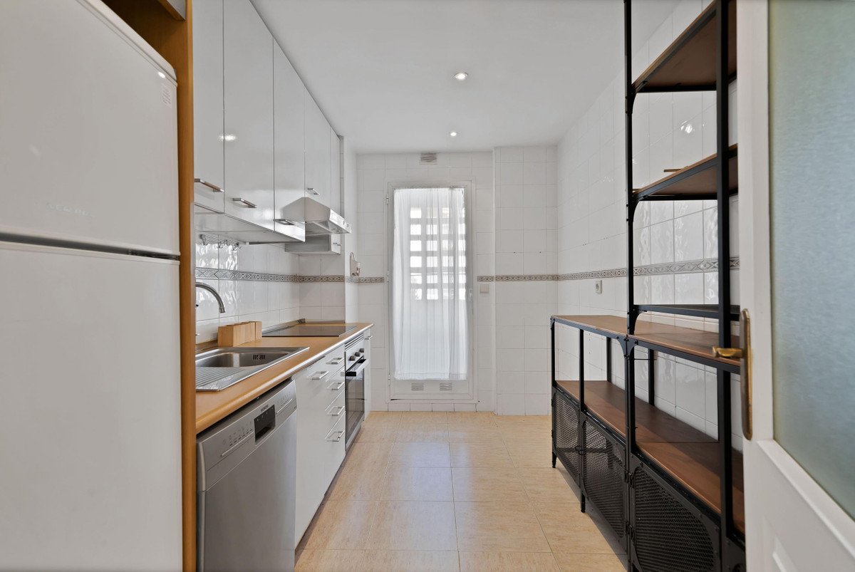 3 Bed Middle Floor Apartment in Marbella