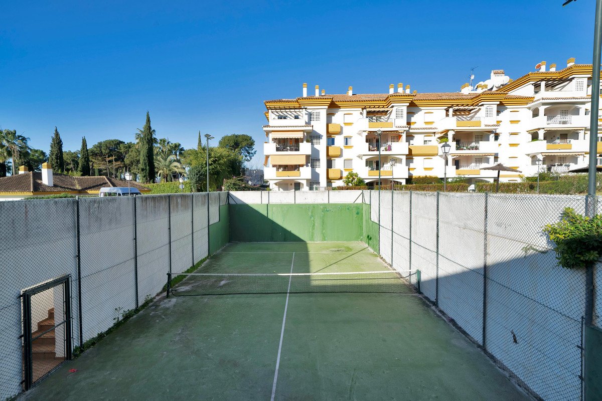 3 Bed Middle Floor Apartment in Marbella